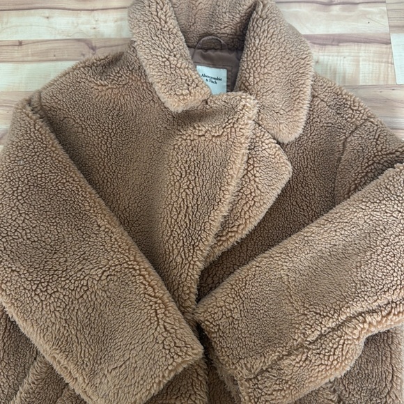 A&F Teddy Coat - Picture 4 of 6
